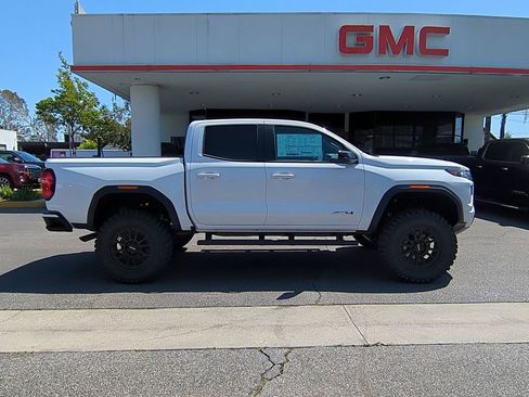 New 2025 GMC Canyon AT4 image 32