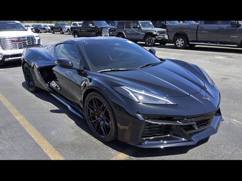 Used 2025 Chevrolet Corvette Z06 RWD image 6