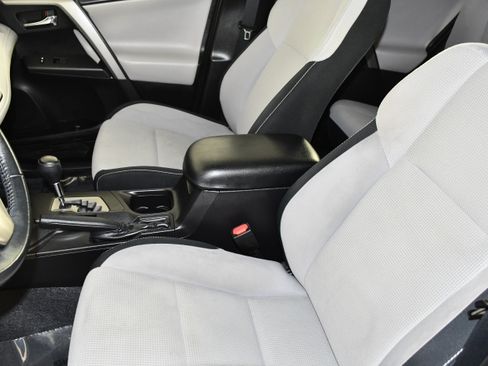 Used 2016 Toyota RAV4 XLE AWD/4WD image 37