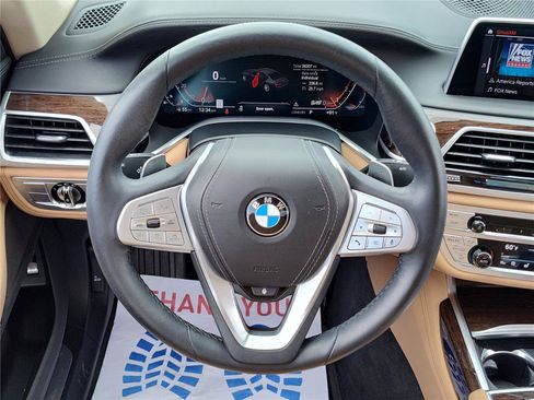 Used 2022 BMW 750i xDrive w/ Executive Package AWD/4WD image 16