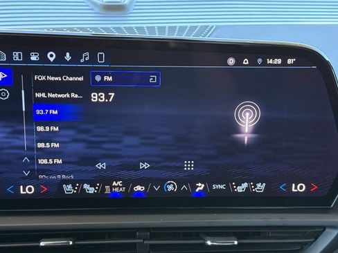 Used 2025 Chevrolet Silverado EV LT AWD/4WD image 29