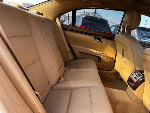 Used 2011 Mercedes-Benz S 550 4MATIC image 17