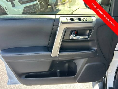 Used 2024 Toyota 4Runner SR5 Premium w/ Moonroof Package AWD/4WD image 4