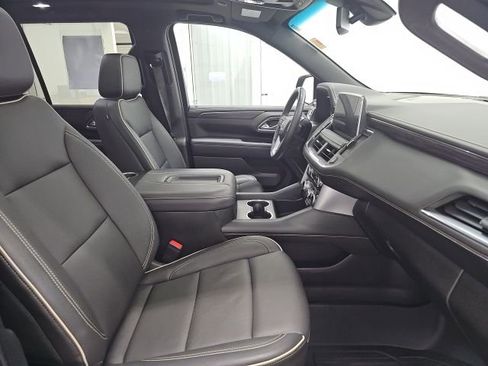 Used 2022 GMC Yukon SLT w/ SLT Luxury Package image 12
