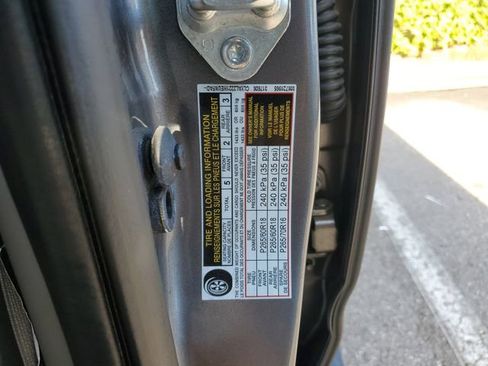 Used 2021 Nissan Frontier SV w/ Midnight Edition Floor Mats image 32