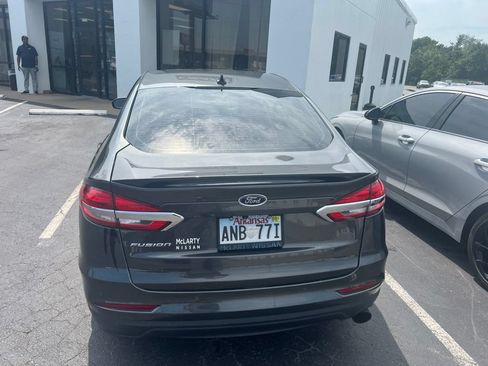 Used 2019 Ford Fusion SE w/ Equipment Group 151A FWD image 5