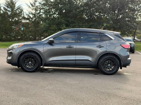 Used 2020 Ford Escape SE FWD image 3