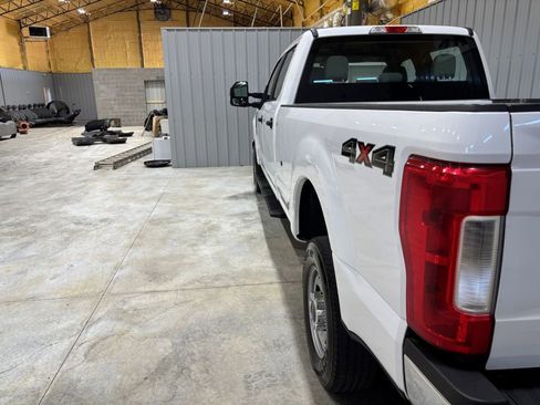 Used 2019 Ford F250 XL w/ Power Equipment Group image 9