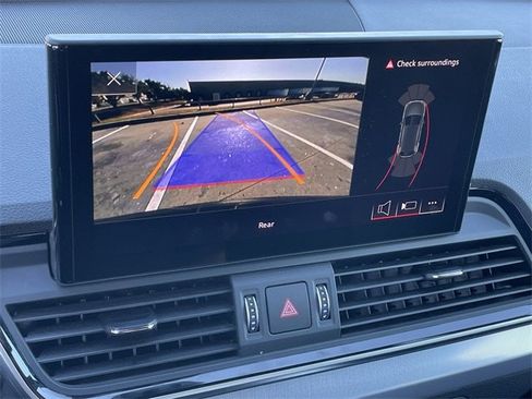 Used 2025 Audi Q5 2.0T Premium image 18