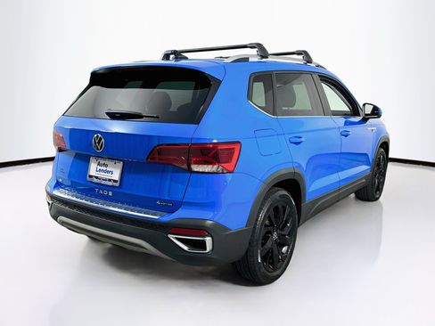 Used 2022 Volkswagen Taos SE w/ Panoramic Sunroof Package AWD/4WD image 5