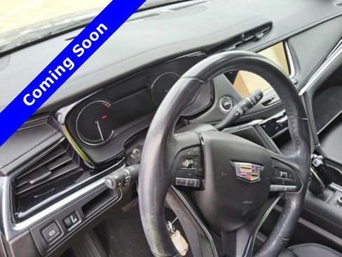 Used 2022 Cadillac XT6 Luxury image 24