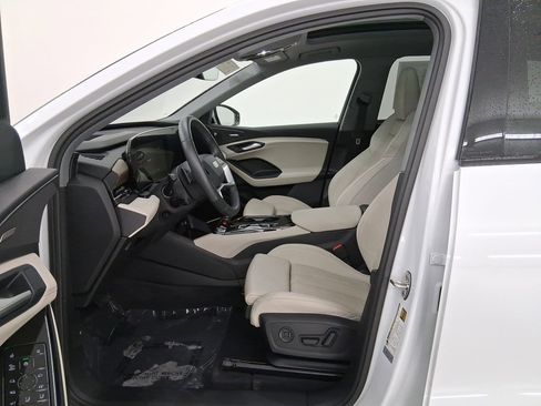 Used 2025 Audi Q6 e-tron Premium Plus image 5