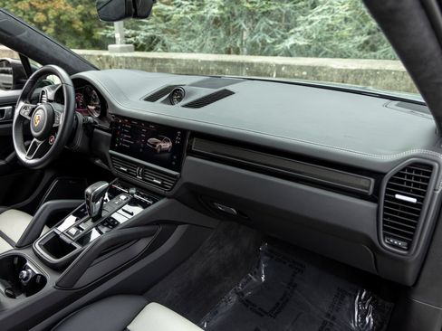 Certified 2023 Porsche Cayenne Turbo GT AWD/4WD image 62