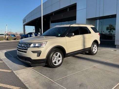 Used 2018 Ford Explorer XLT w/ Class II Trailer Tow Package FWD image 2