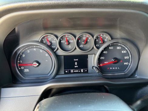 Used 2025 Chevrolet Silverado 2500 Custom w/ Custom Value Package image 10