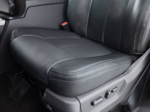 Used 2015 Ford F250 Platinum w/ FX4 Off-Road Package AWD/4WD image 28
