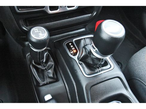 Used 2025 Jeep Wrangler Unlimited Sport AWD/4WD image 28