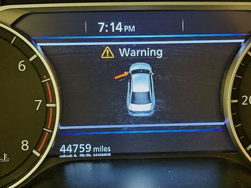 Used 2025 Nissan Altima 2.5 SV FWD image 19