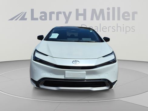 Used 2024 Toyota Prius XLE FWD image 8
