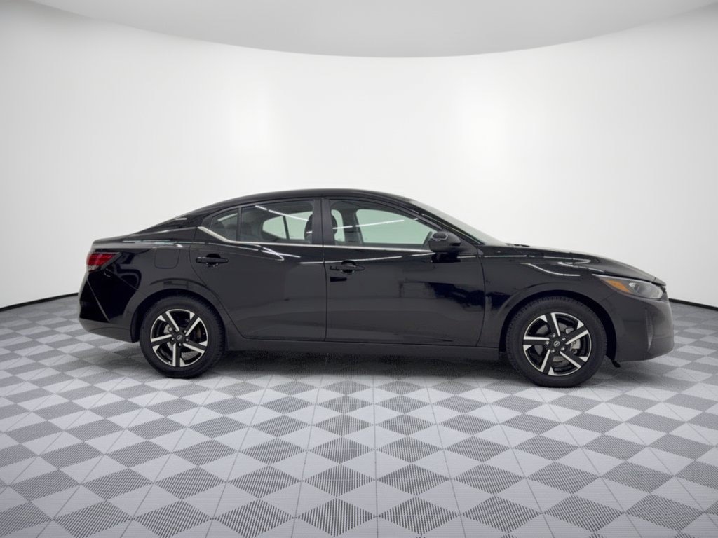 Used 2025 Nissan Sentra SV FWD image 8