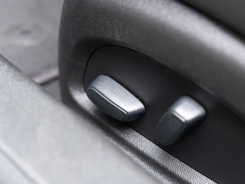 Used 2019 Chevrolet Camaro ZL1 RWD image 21