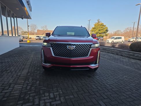 Used 2024 Cadillac Escalade Premium Luxury w/ Performance Package image 9