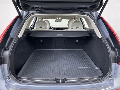 Used 2023 Volvo XC60 B5 Plus AWD/4WD image 23