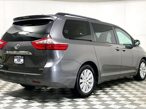 Used 2017 Toyota Sienna Limited Premium w/ Advanced Technology Package image 12