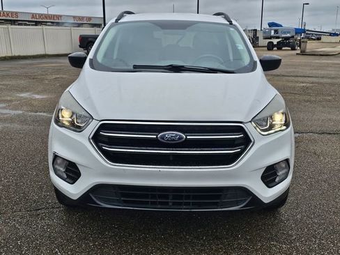 Used 2019 Ford Escape SE image 2