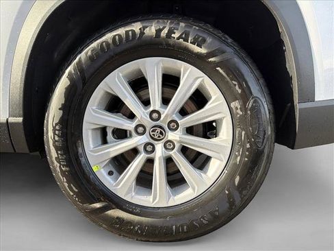 New 2026 Toyota Grand Highlander XLE image 9