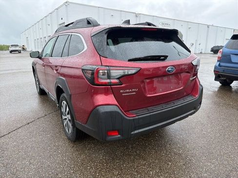 Used 2023 Subaru Outback Premium AWD/4WD image 4