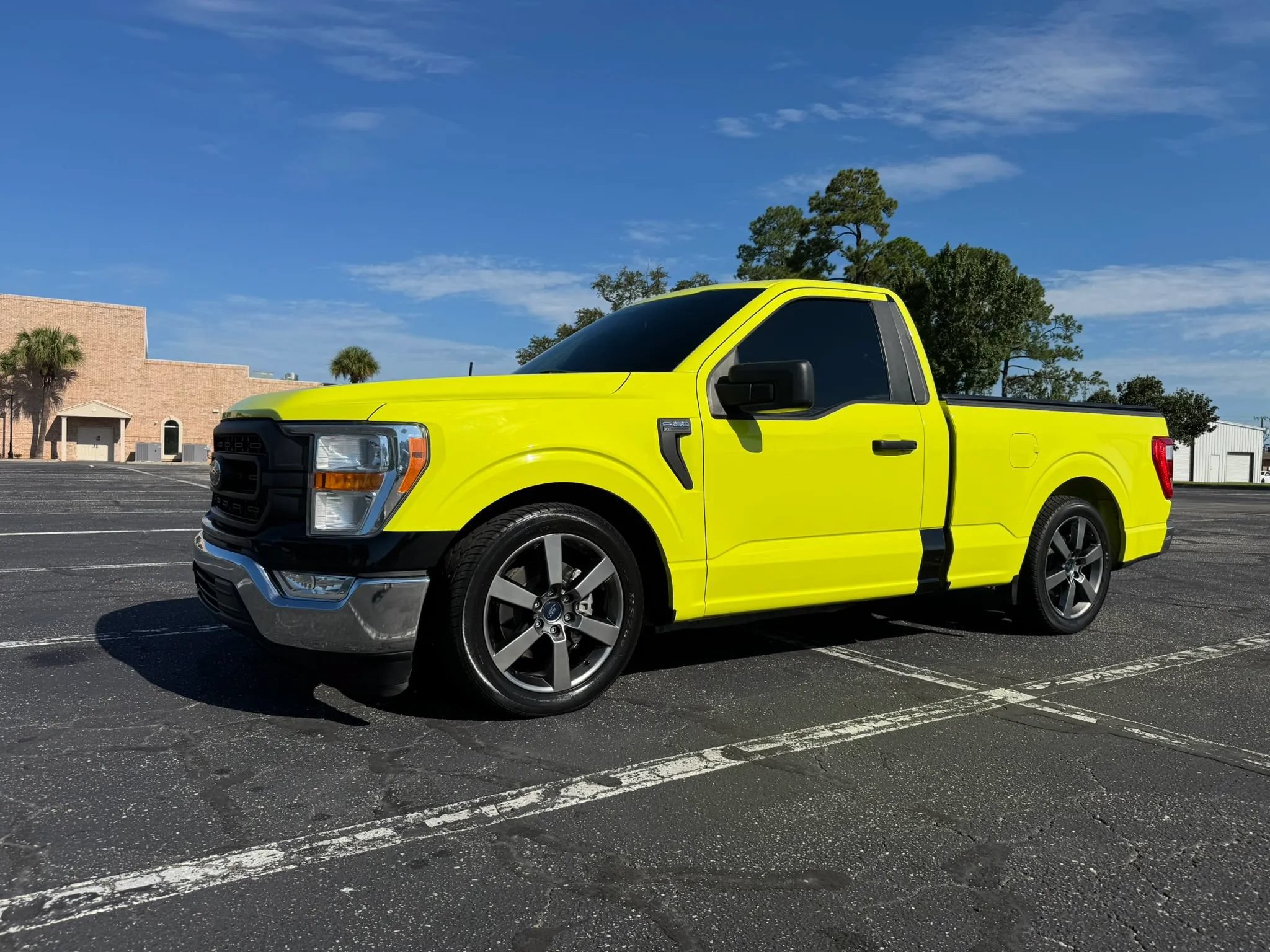 Used 2022 Ford F150 XL w/ Equipment Group 101A High RWD image 2
