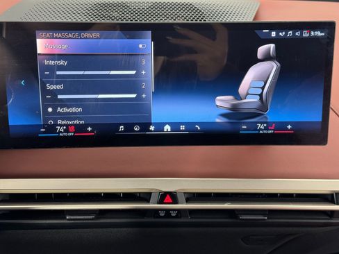 Used 2024 BMW iX xDrive50 w/ Premium Package image 28