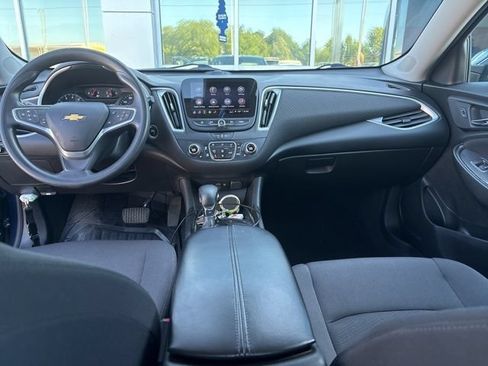 Used 2022 Chevrolet Malibu LT FWD image 12