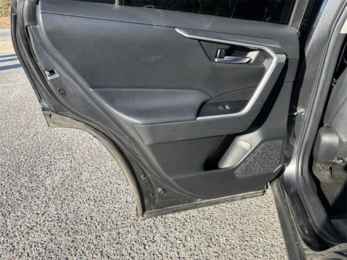 Used 2023 Toyota RAV4 XLE Premium image 26