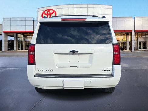 Used 2017 Chevrolet Suburban Premier image 8