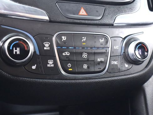 Used 2019 Chevrolet Equinox LT AWD/4WD image 21
