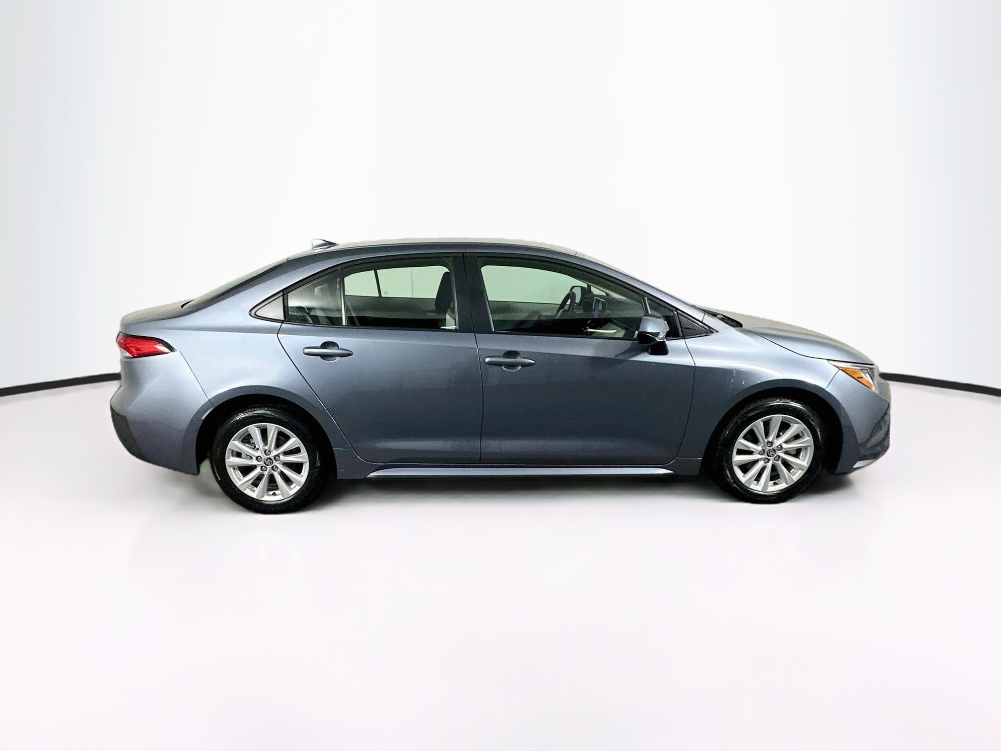 Used 2026 Toyota Corolla LE w/ LE Premium Package FWD image 10