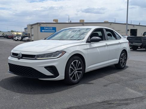 Used 2025 Volkswagen Jetta Sport FWD image 17
