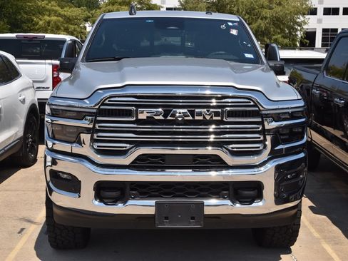 Used 2026 RAM 2500 Laramie AWD/4WD image 3
