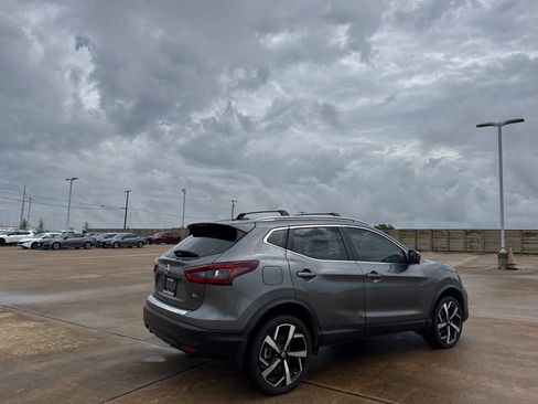 Used 2022 Nissan Rogue Sport SL FWD image 20
