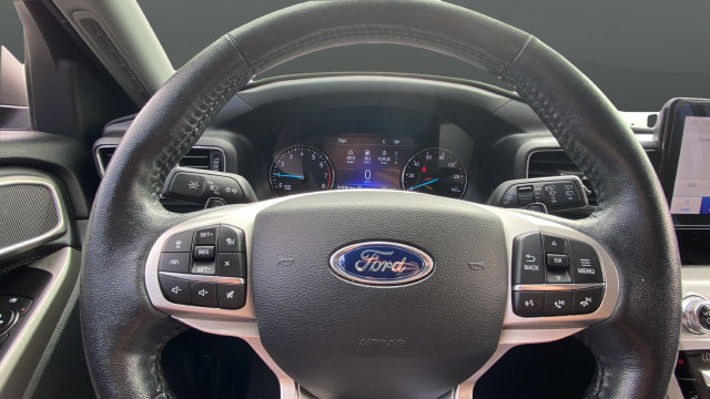 Used 2020 Ford Explorer XLT w/ Equipment Group 202A AWD/4WD image 15