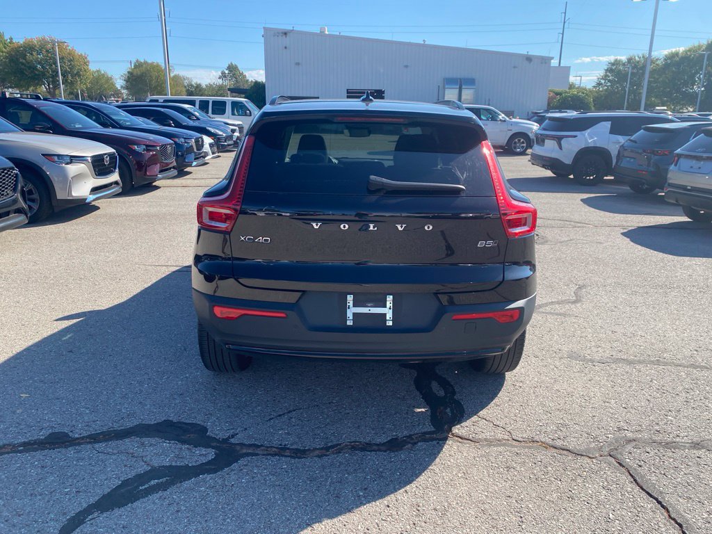 Used 2024 Volvo XC40 B5 Ultimate w/ Protection Package Premier AWD/4WD image 6
