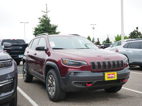 Used 2020 Jeep Cherokee Trailhawk w/ Comfort/Convenience Group AWD/4WD image 1