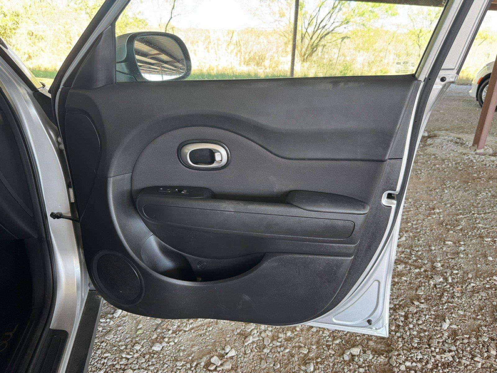 Used 2019 Kia Soul + FWD image 32