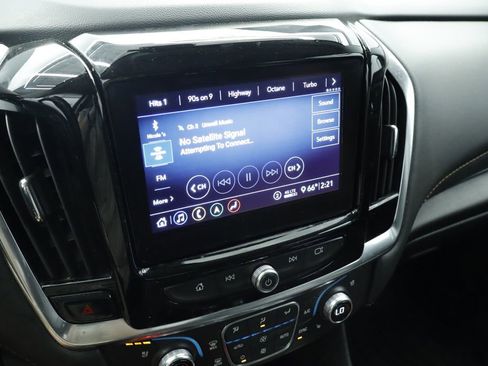Used 2021 Chevrolet Traverse Premier w/ Redline Edition AWD/4WD image 34