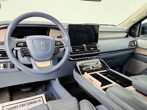 Used 2023 Lincoln Navigator Black Label image 12