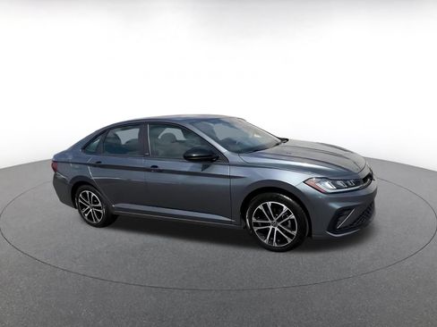 Used 2025 Volkswagen Jetta Sport FWD image 2
