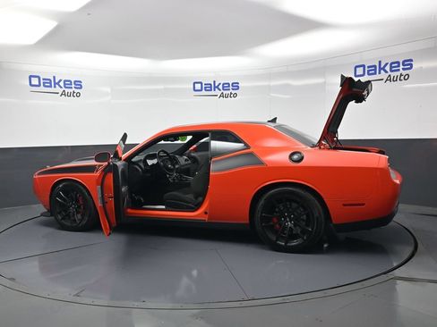 Used 2019 Dodge Challenger R/T Scat Pack w/ T/A Package RWD image 46