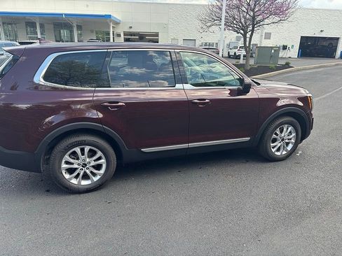 Used 2022 Kia Telluride LX image 8